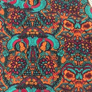 LuLaRoe LLR tall and curvy leggings in paisley print